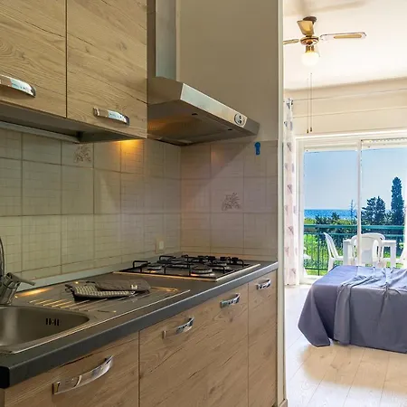 Coral View Apartament *